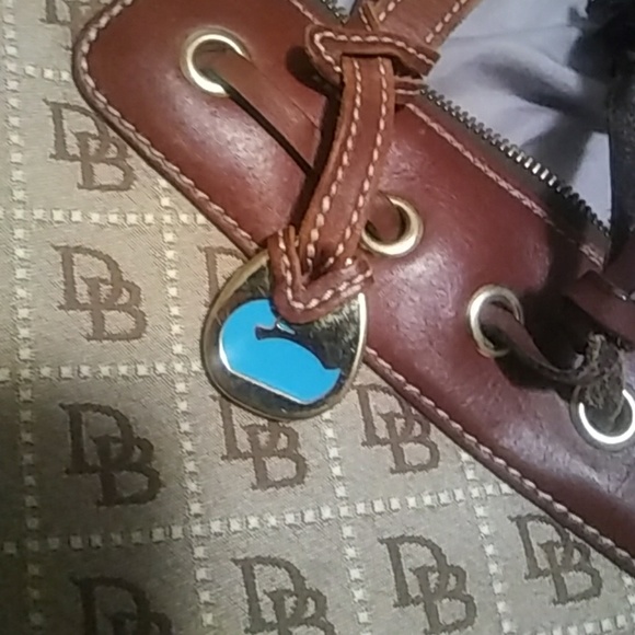 Dooney and Bourke handbag - Picture 7 of 7